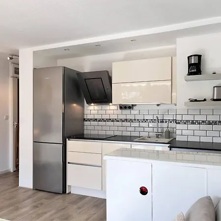 T2 Climatise Avec Piscine, Terrasse, Parking Et Wi-fi - 4 Couchages, - Fr-1-251-540 * Ле-Лаванду