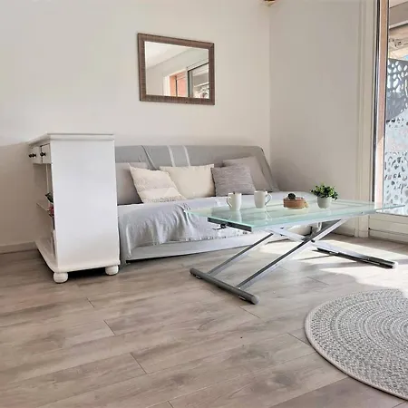 T2 Climatisé Avec Piscine, Terrasse, Parking Et Wi-fi - 4 Couchages, - Fr-1-251-540 *